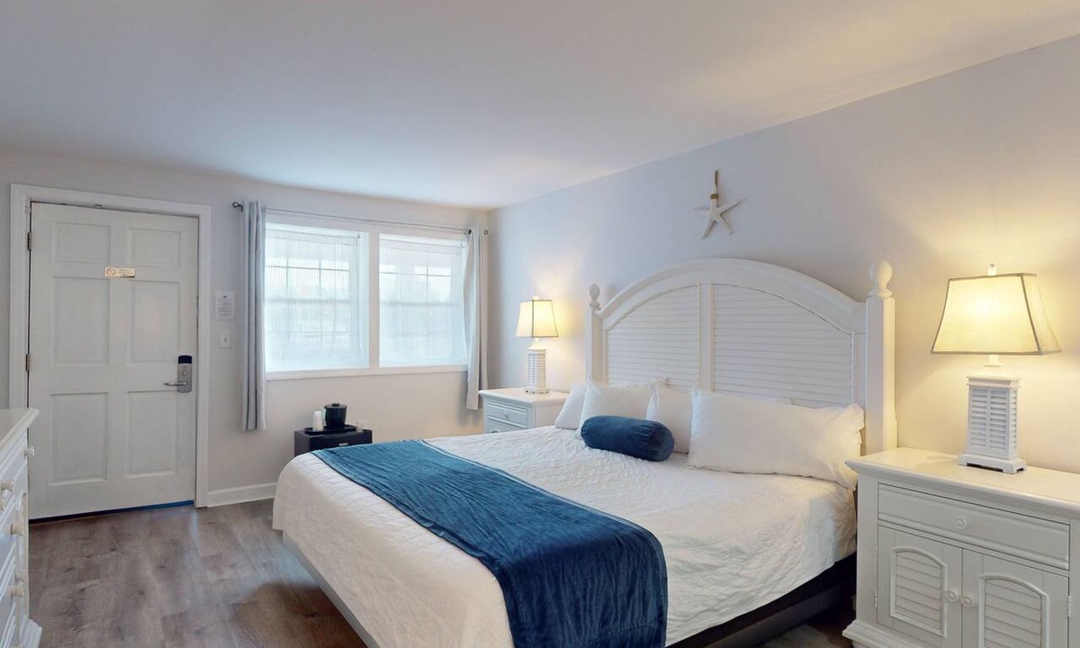 Lower Township Hotel | Spacious King Room for a Serene Getaway