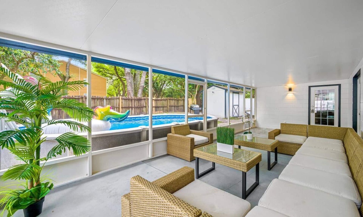 Lake Magdalene House | Spacious, Modern and Fully Updated Gorgeous Home