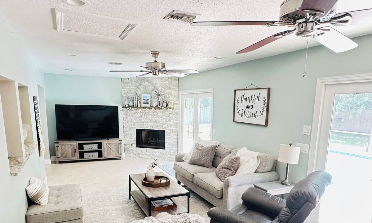 Port Saint Lucie House | Spacious Modern Farmhouse Style with Pool - Pet and Family Friendly!
