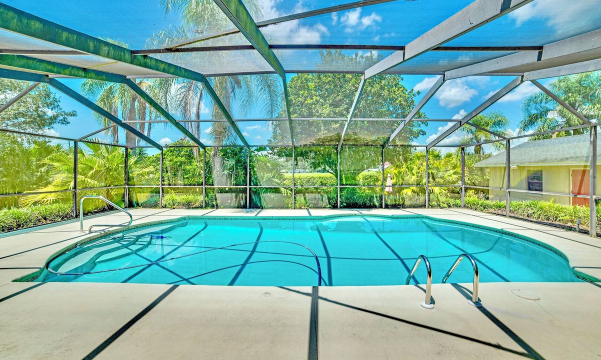 Lakeland House | Spacious & Private North Lakeland Getaway w/Pool - 50 Minutes to Disney!