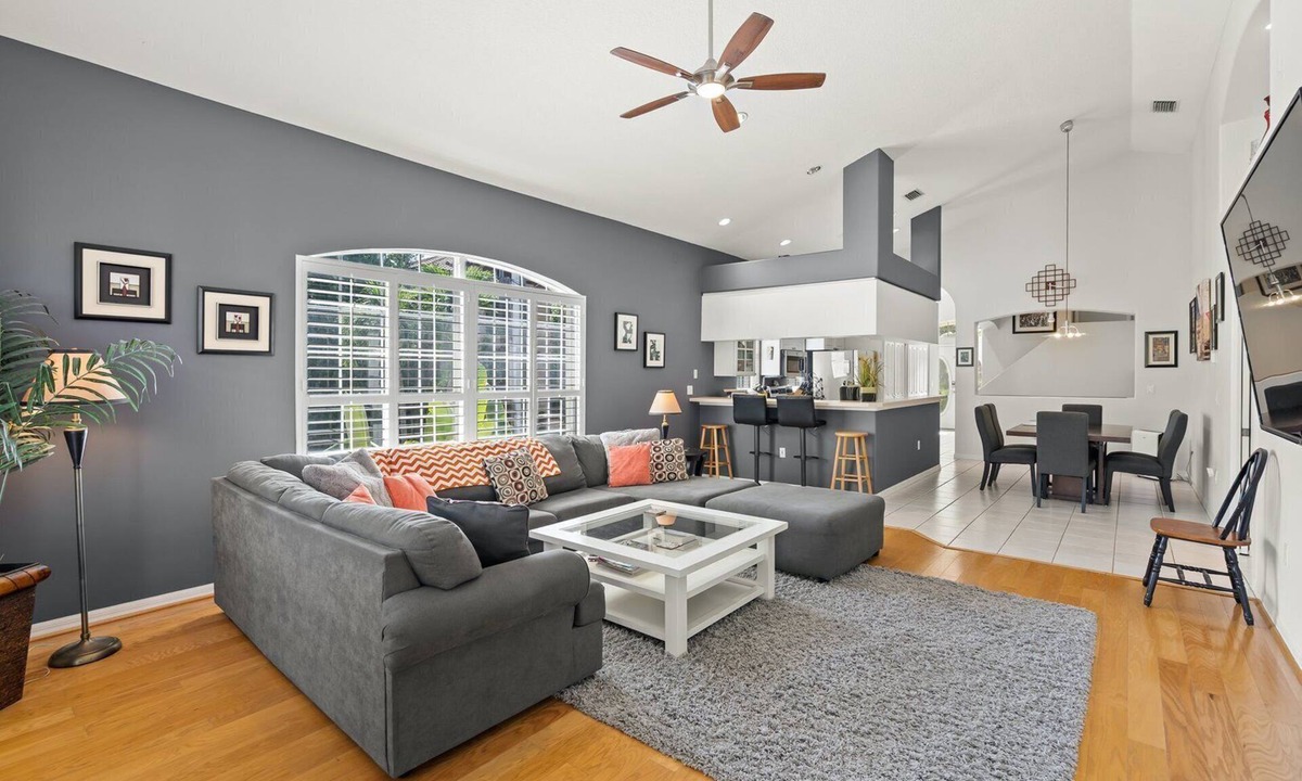 Bay Isle House | Spacious Siesta Key Home with Private Heated Pool – Pet Friendly, Near Beaches