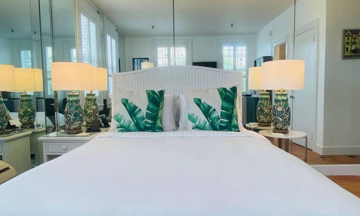 Palm Beach Condo | SpecialOfferPool/StepsToBeach/CharmStudio