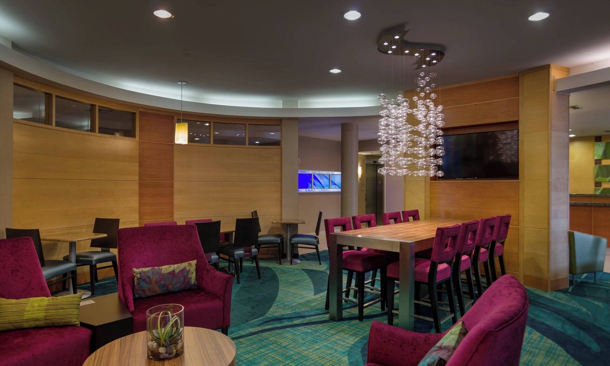 Feather Sound Hotel | SpringHill Suites by Marriott St. Petersburg Clearwater