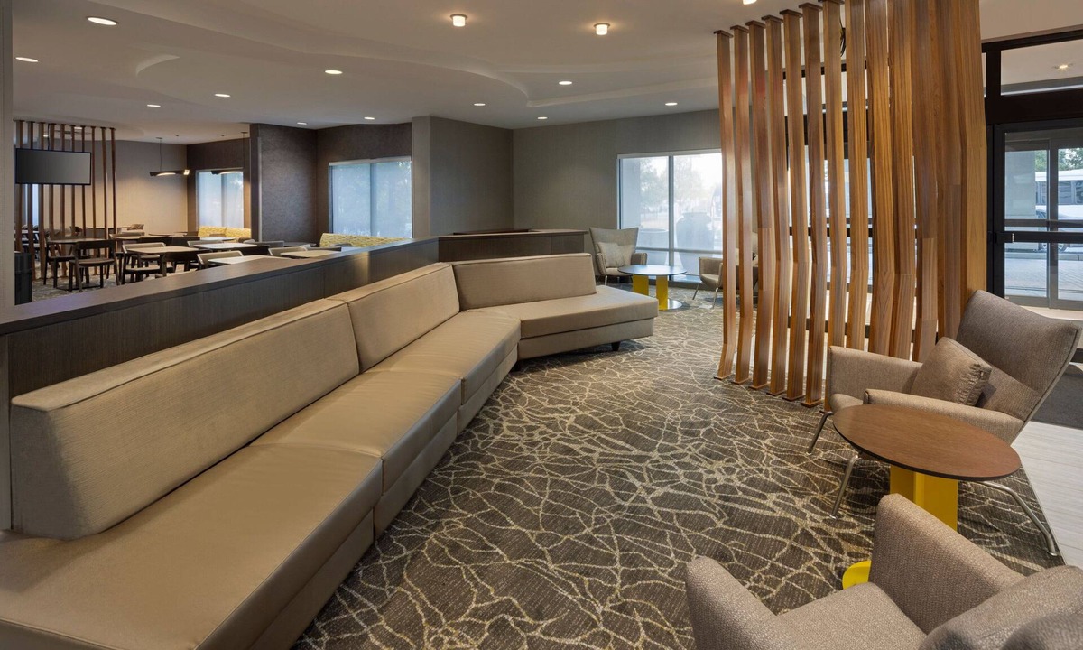 Newark Hotel | SpringHill Suites by Marriott Newark Liberty International