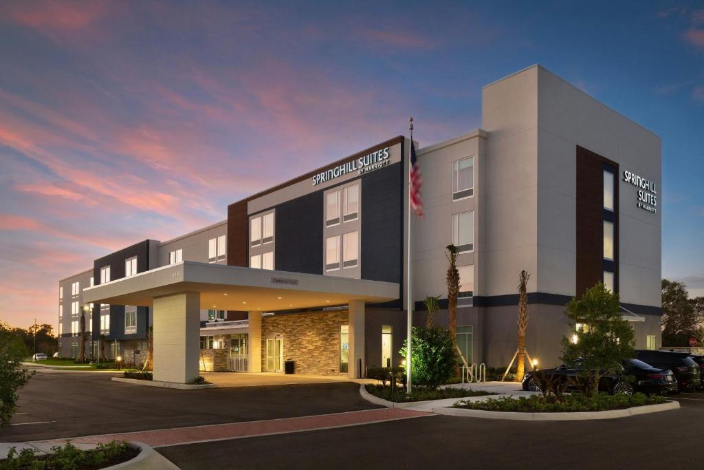 Interchange Square Hotel | SpringHill Suites by Marriott West Melbourne Palm Bay
