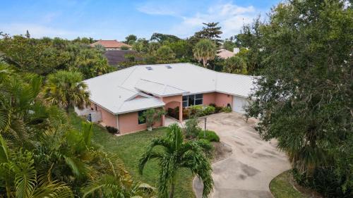 South Beach House | St Christopher's Retreat