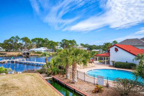 Gulf Lagoon Beach House | St Thomas Square Villa 414