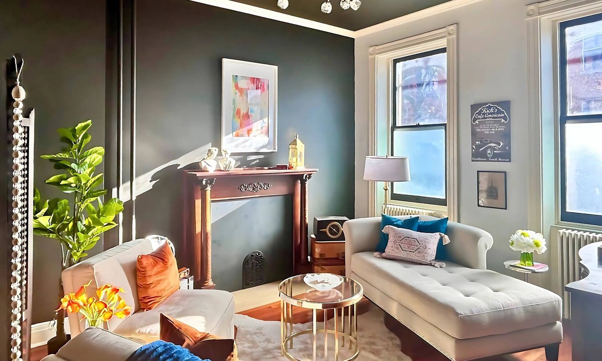 Lancaster House | Star-Inspired 5BR Manor | Sauna, Karaoke – Sleeps 12