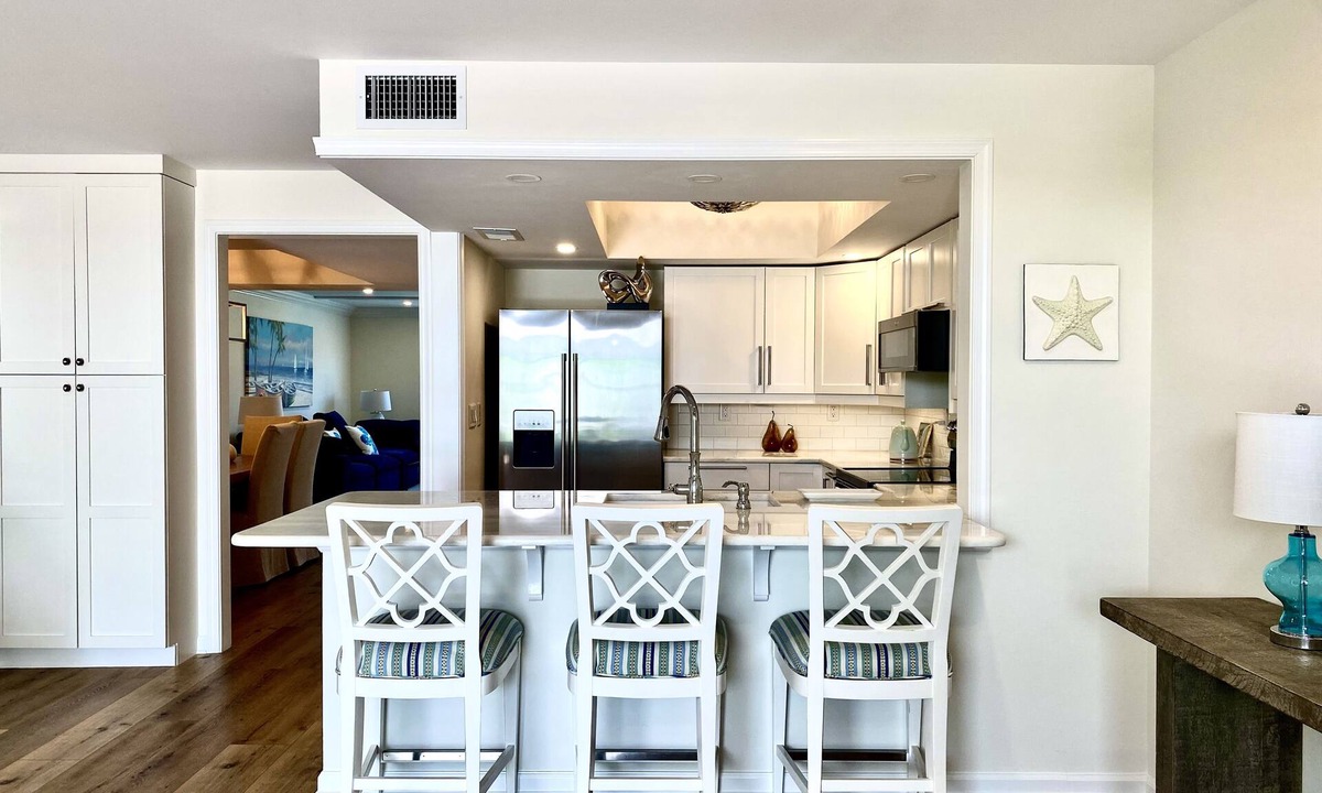 Central Beach House | Steps from the beachTownhouse in the heart of Ocean Drive shopping