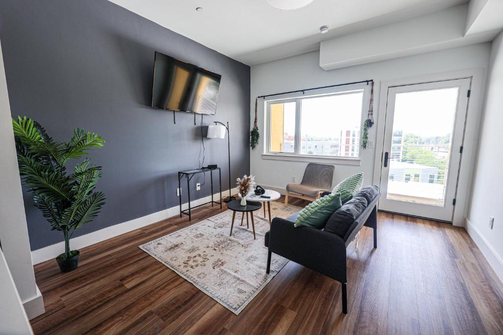 Brewerytown Apartment | StudioAprt QueenBed,WiFi,WD,Parking,Gym
