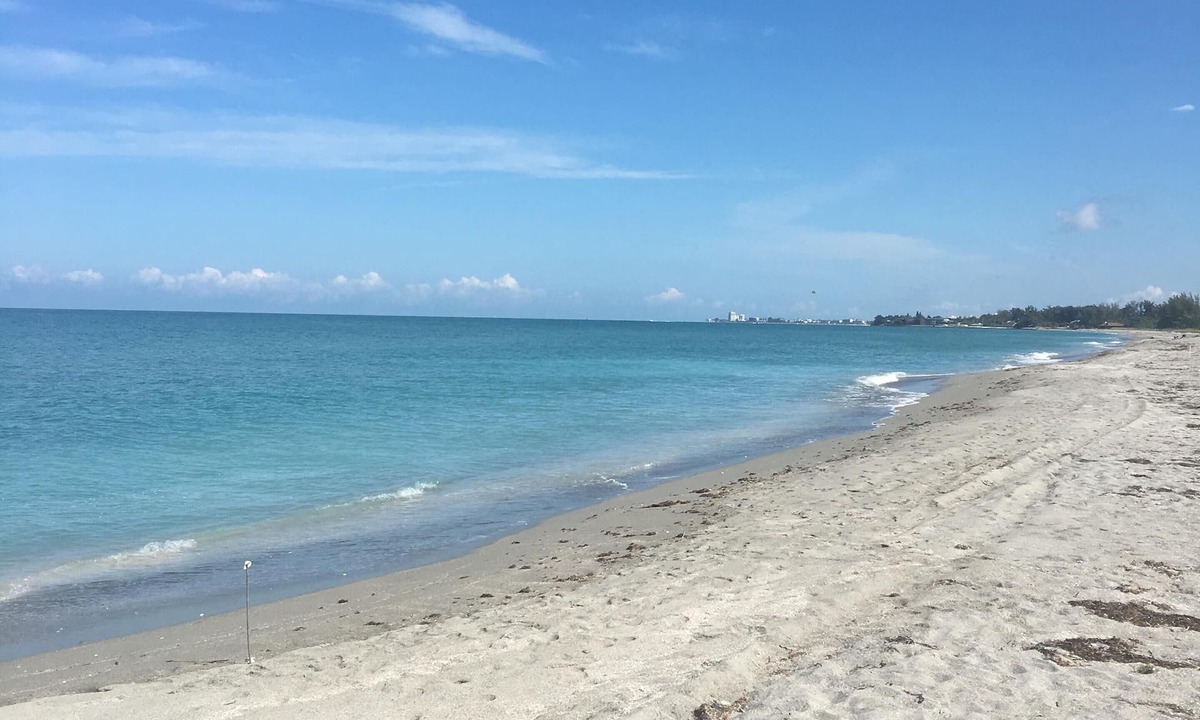 Siesta Key Condo | Stunning Beach to Bay, 2 Bedroom Condo on Siesta Key, Heated Pools, Turtle Beach