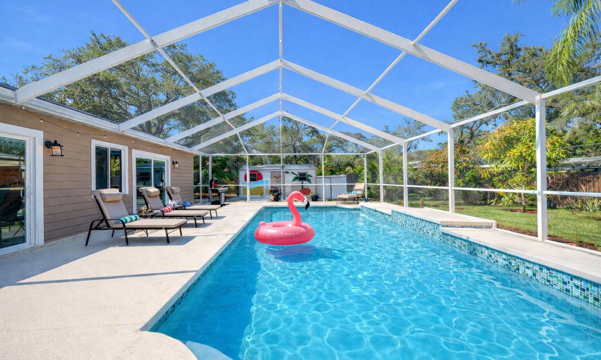 Temple Terrace House | Stunning Gem Home w/Heated Salt Pool & Game Room