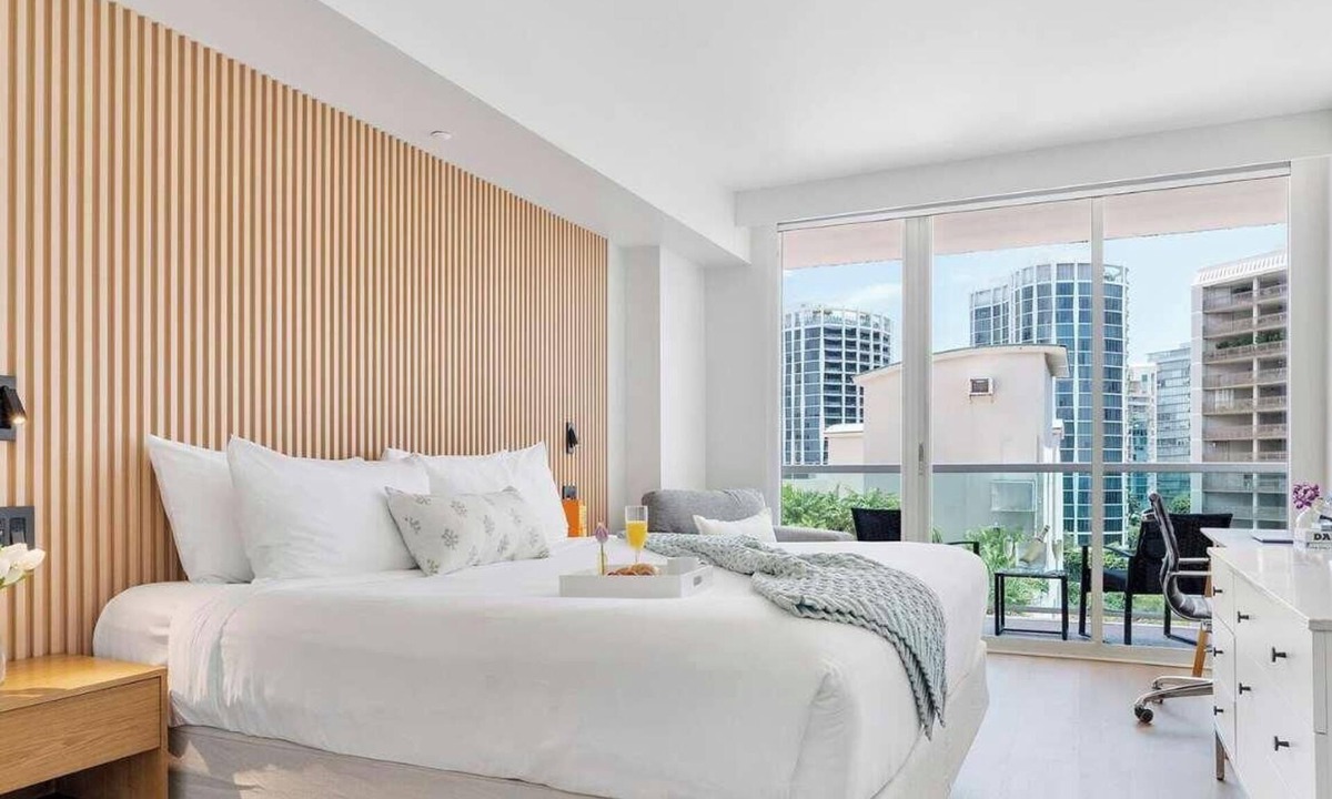 Coconut Grove Apartment | Stylish Coconut Grove Suite with Bay Views