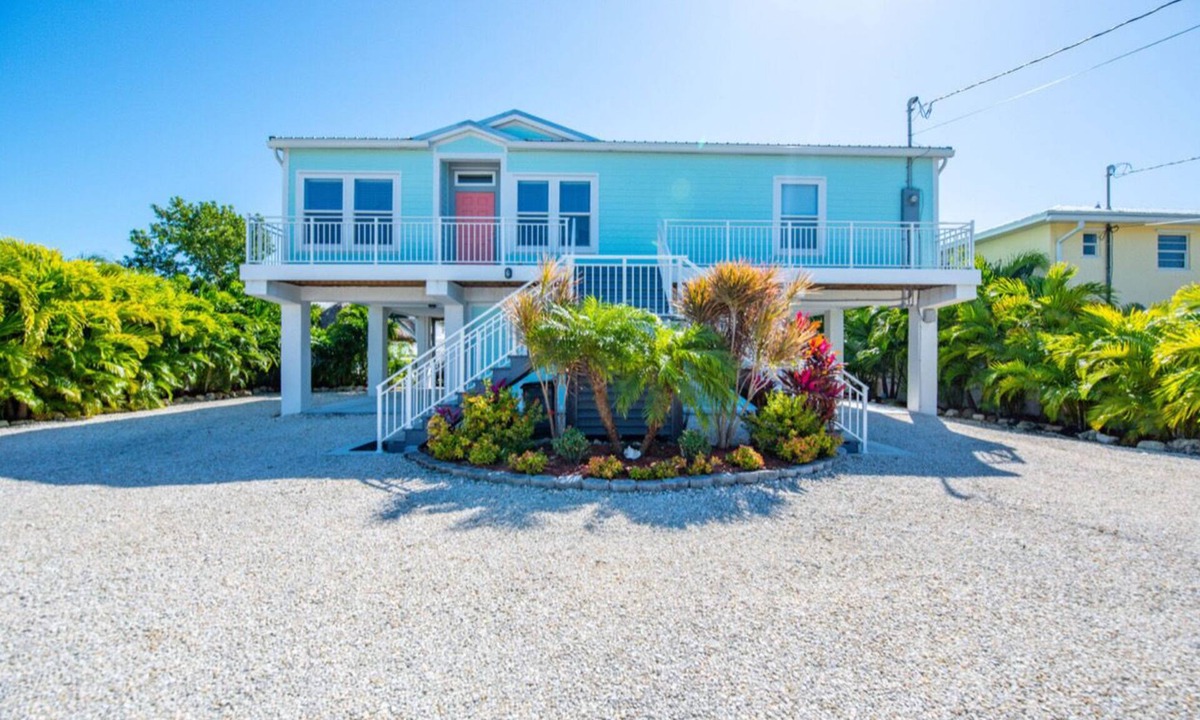 Sugarloaf Shores House | Sugarloaf Key - Beautiful 3-bedroom house on a canal with a boat lift!