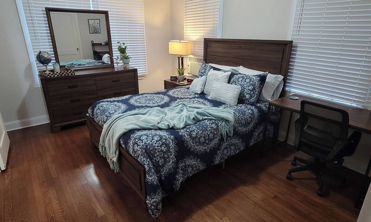 Courier City - Oscawana Apartment | Suite 12 - Casablanca of Hyde Park