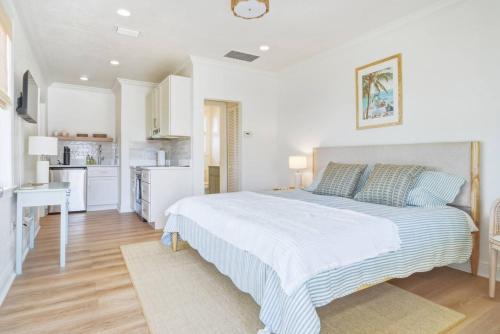 Palm Beach Shores Apartment | Sun Sand and Style Studio