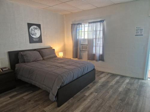 St. Petersburg - Clearwater Apartment | Sunny Days Motel 1 Bedroom Apartment