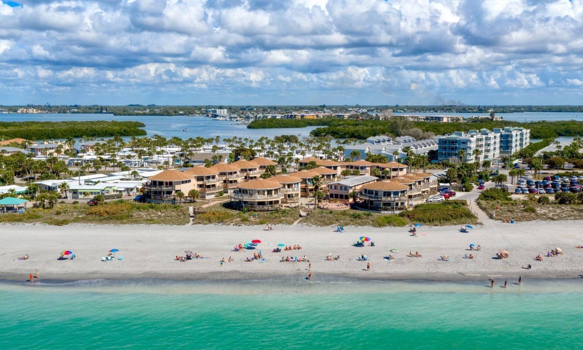 Englewood Condo | Sunny Side Up 2 bed 2 bath steps to the gulf!