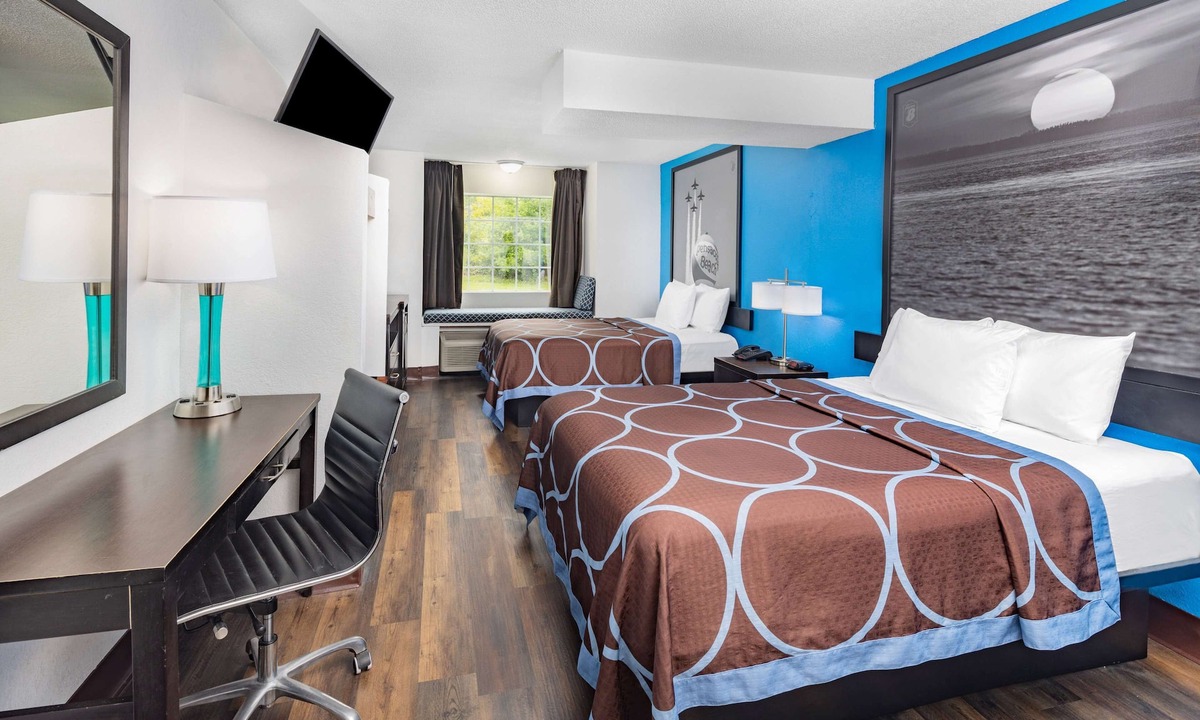 Northwest Pensacola Hotel | Super 8 by Wyndham Pensacola