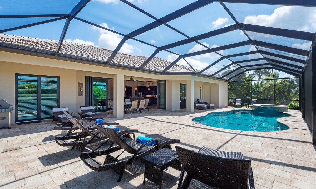 Pelican Villa | SW Cape Coral Waterfront Villa "Summerset" | Pool + Jacuzzi | south-facing |