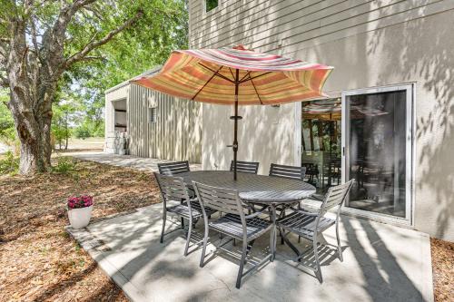 Lutz House | Tampa North Aero Park Townhome: Near Downtown!