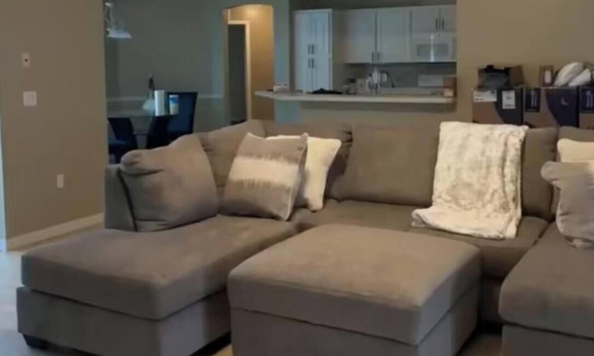 Spring Hill House | Terrific 3-bedroom house with AC in Spring Hill -Tampa airport