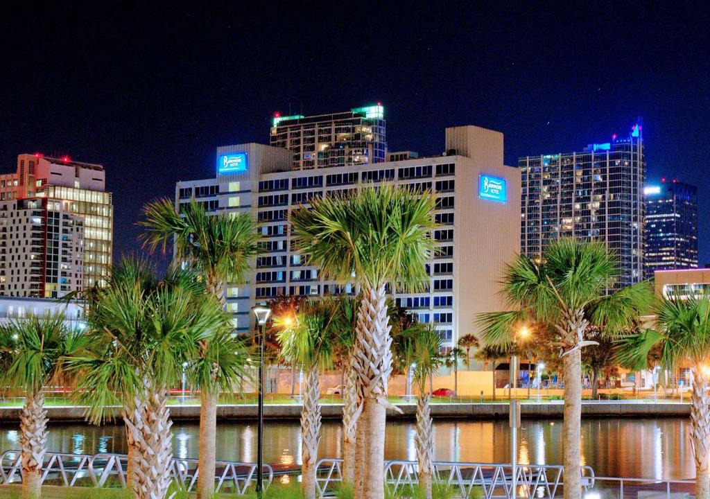 Downtown Tampa Hotel | The Barrymore Hotel Tampa Riverwalk