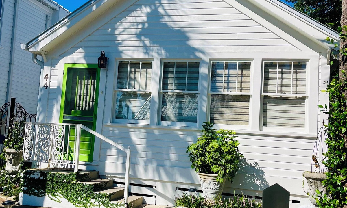 Historic Downtown Apalachicola Cottage | The Cottage on Commerce