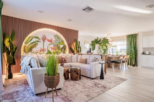 Tampa Shores House | The Don Fully Loaded Waterfront Wellness