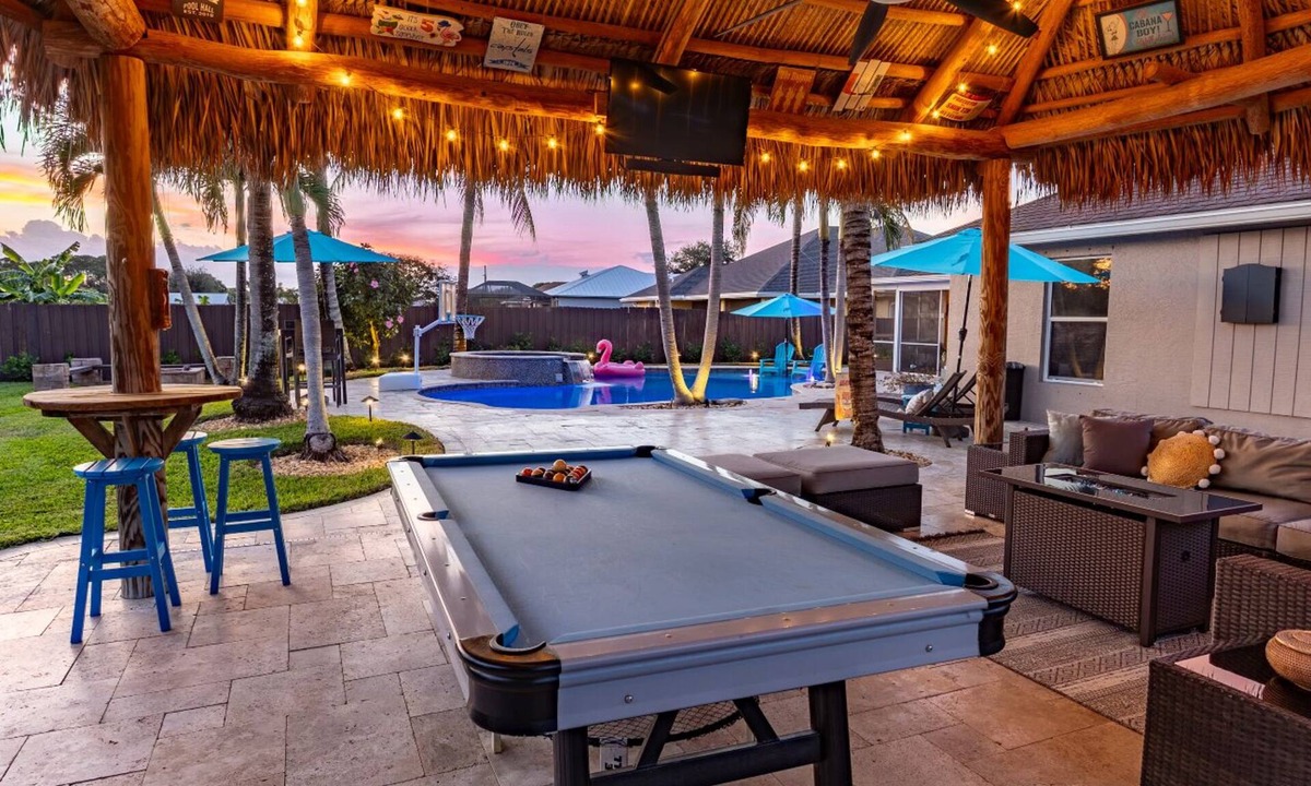 Port Saint Lucie House | The Grande Oasis: Tiki-Hut; Pool & Hot Tub; Summer Kitchen; Perfectly Maintained