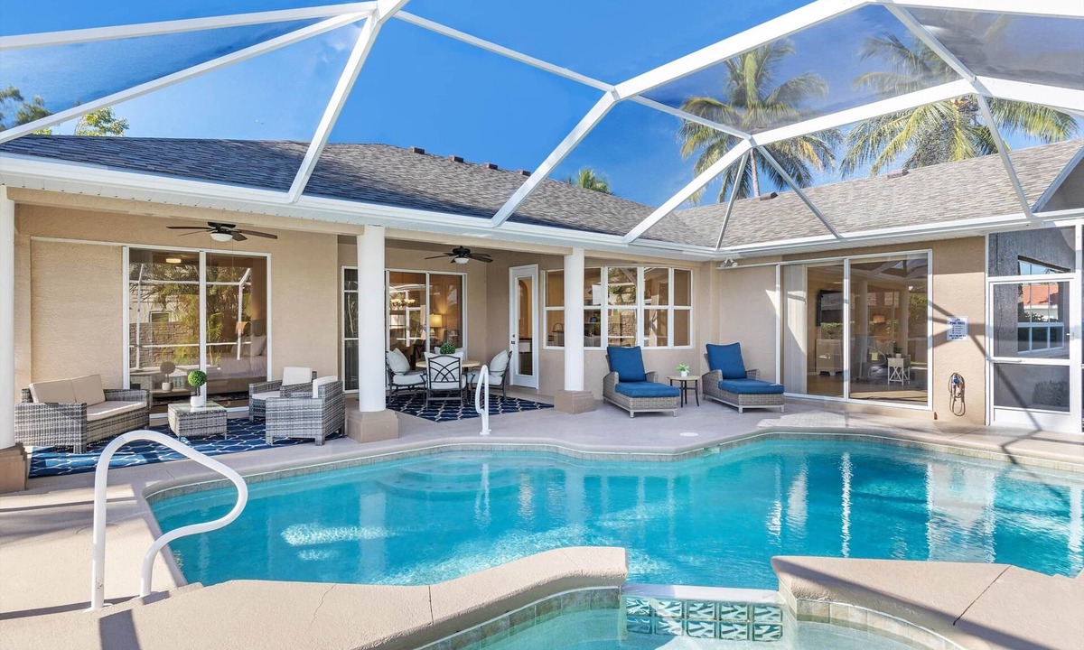 Caloosahatchee House | The Haven Getaway, ☼ King Beds ☼ Heated Pool/Spa ☼ Private Oasis