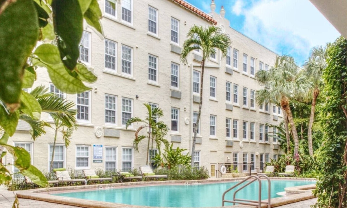 Palm Beach Condo | The Height of Palm Beach Living
