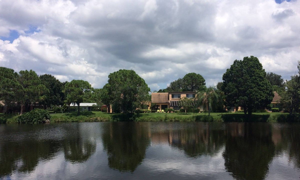 The Meadows House | The Meadows 3 Bedroom Villa/Townhouse in Spring Lake at -90 Day Minimum