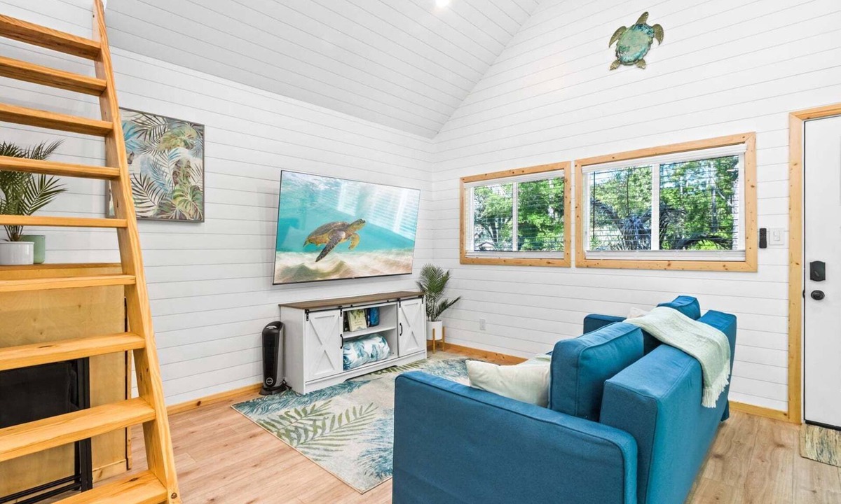 Palm Bay House | The Palm Loft Retreat W/Ground Floor Walkout Patio 🏝️