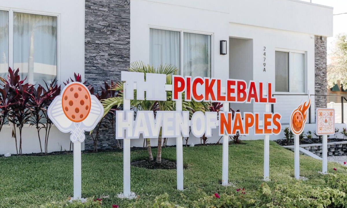 East Naples House | The Pickleball Haven of Naples - Gray Supreme