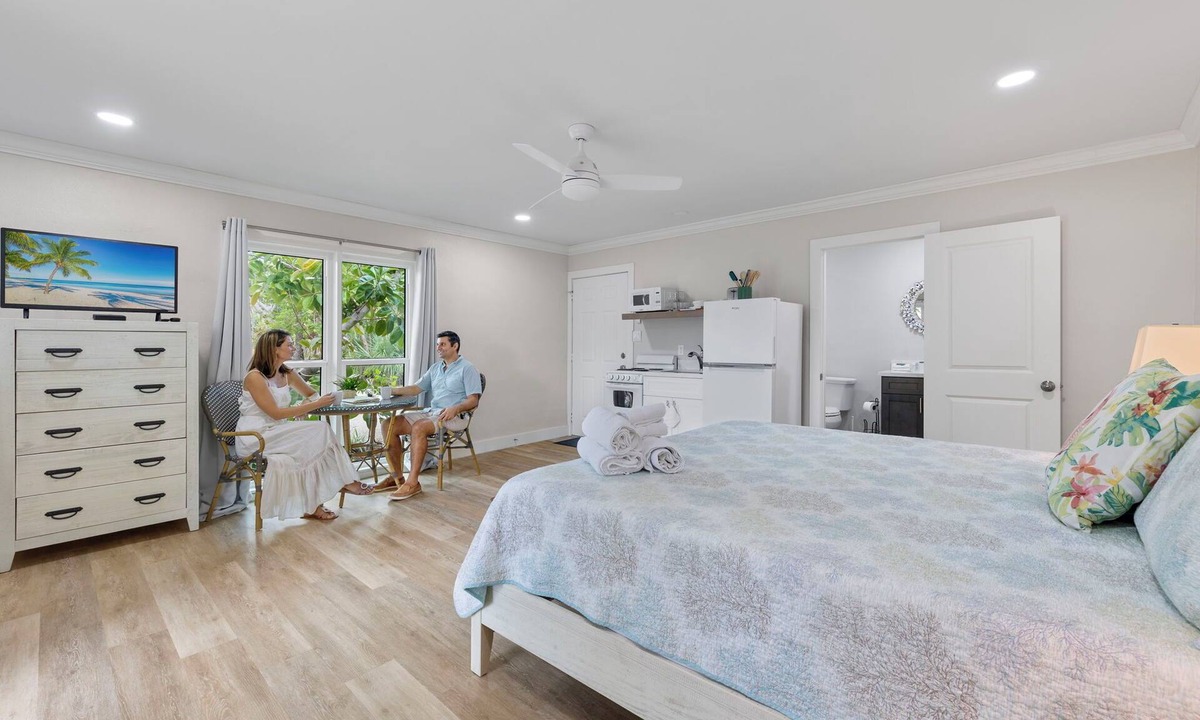 Sanibel Cottage | The Rosella-Great value on Sanibel! Walk to dining, shops and The Lighthouse-on Historic East End!