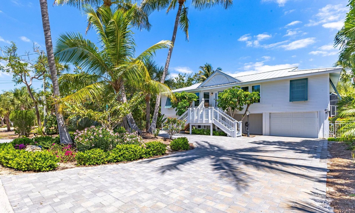 Shell Harbor House | The Sanibel Yachtsman