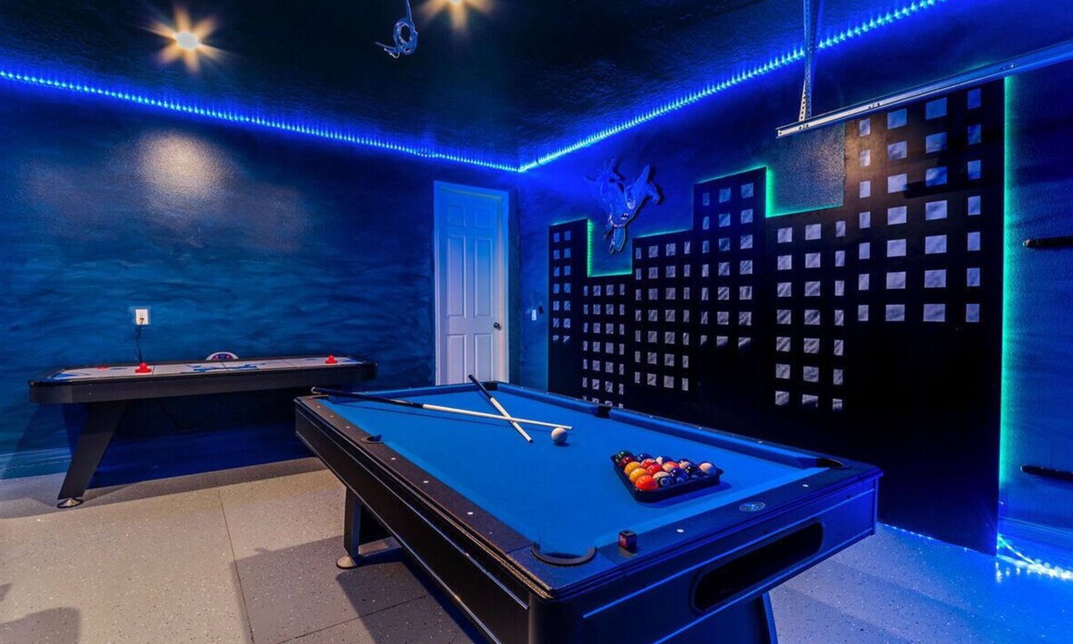 Kissimmee House | Theater Room | Themed Games Room | Themed Kids Bedrooms | Screened Pool