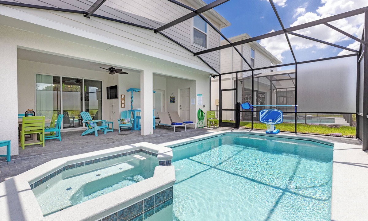 Davenport Hotel | Themed Games Room | Themed Kids Bedrooms | Screened Pool