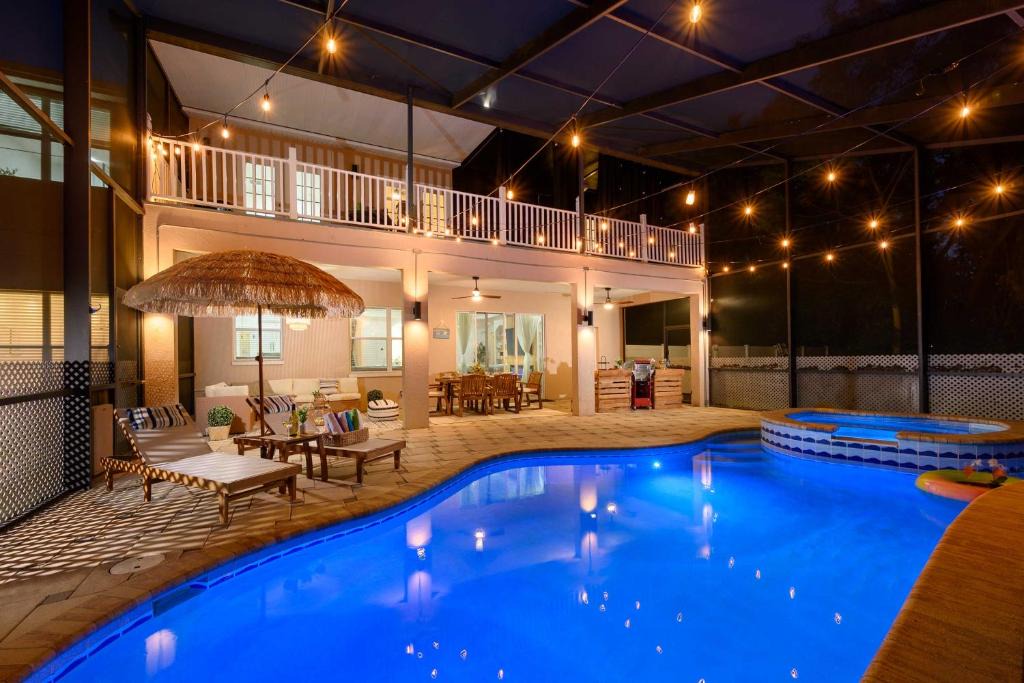 Thonotosassa Villa | Thonotosassa Villa: Pool, Spa & Game Room