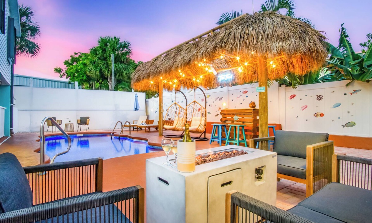 Marathon House | Tiki Time! Private Pool~Tiki Hut~Kayak~Grill~Ocean View!