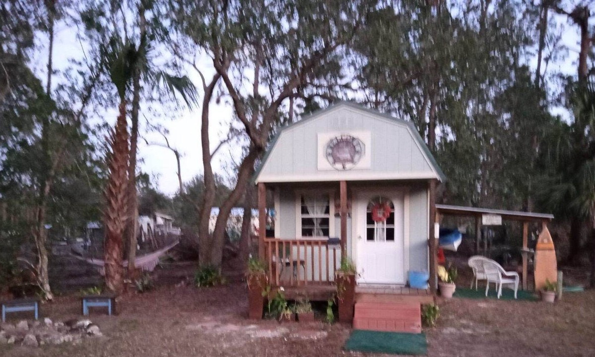 Arcadia Cabin | Tiny house Farm not far from beaches