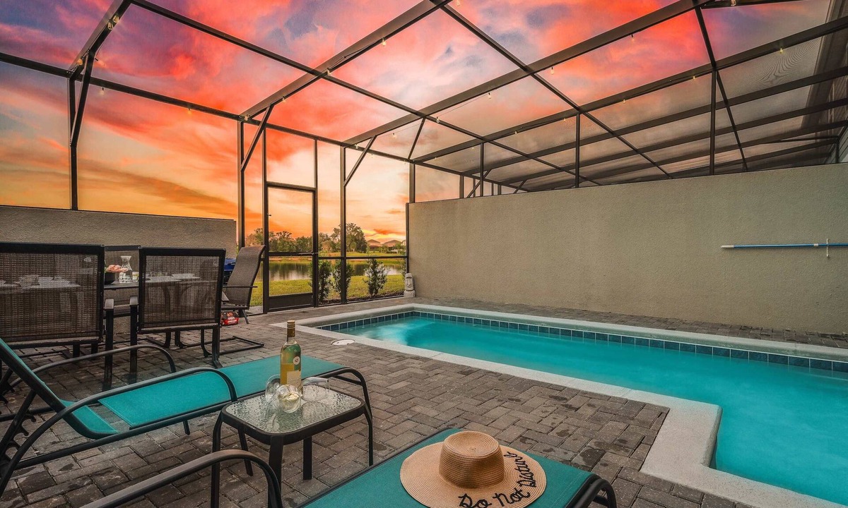Loughman House | Townhouse w/pool & resort water park