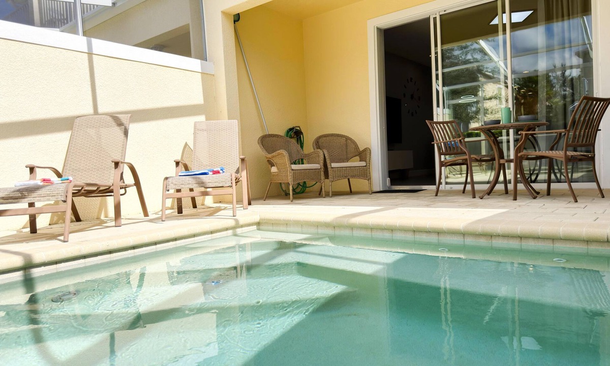 Four Corners House | TR1435RC - Modern 3BR - Private Pool Sleeps 8