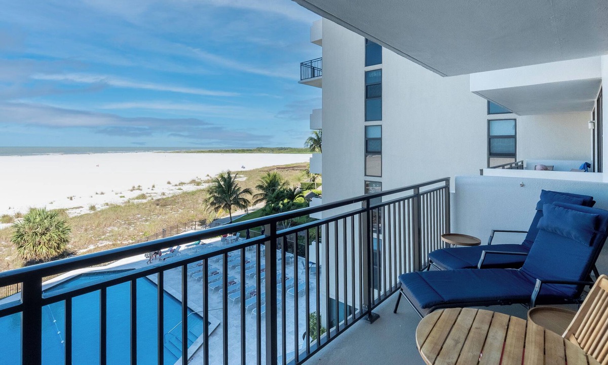 Marco Island House | Tradewinds 403- Enjoy Sunsets from the Balcony!