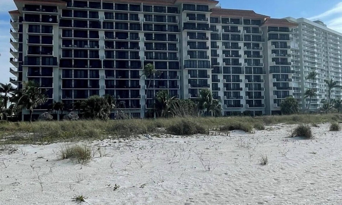 Marco Island Apartment | Tradewinds, beautiful beachfront property