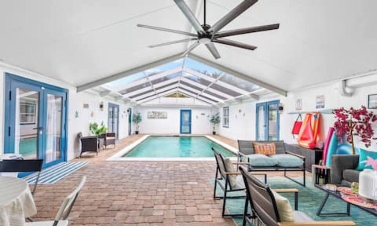 Englewood East Cottage | Tranquil 1-acre 1-bed 1ba pool cottage attached to main rental home near beaches