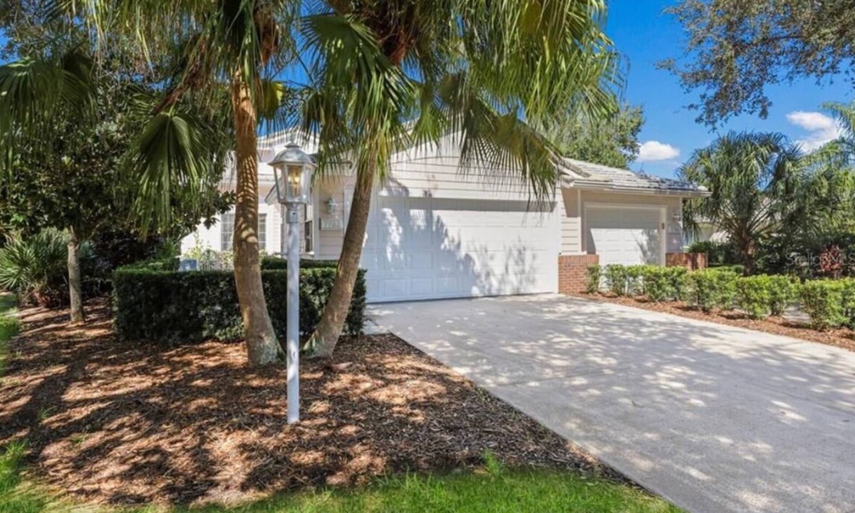 Braden River Villa | Tranquil 2-bedroom villa in University Park Country Club
