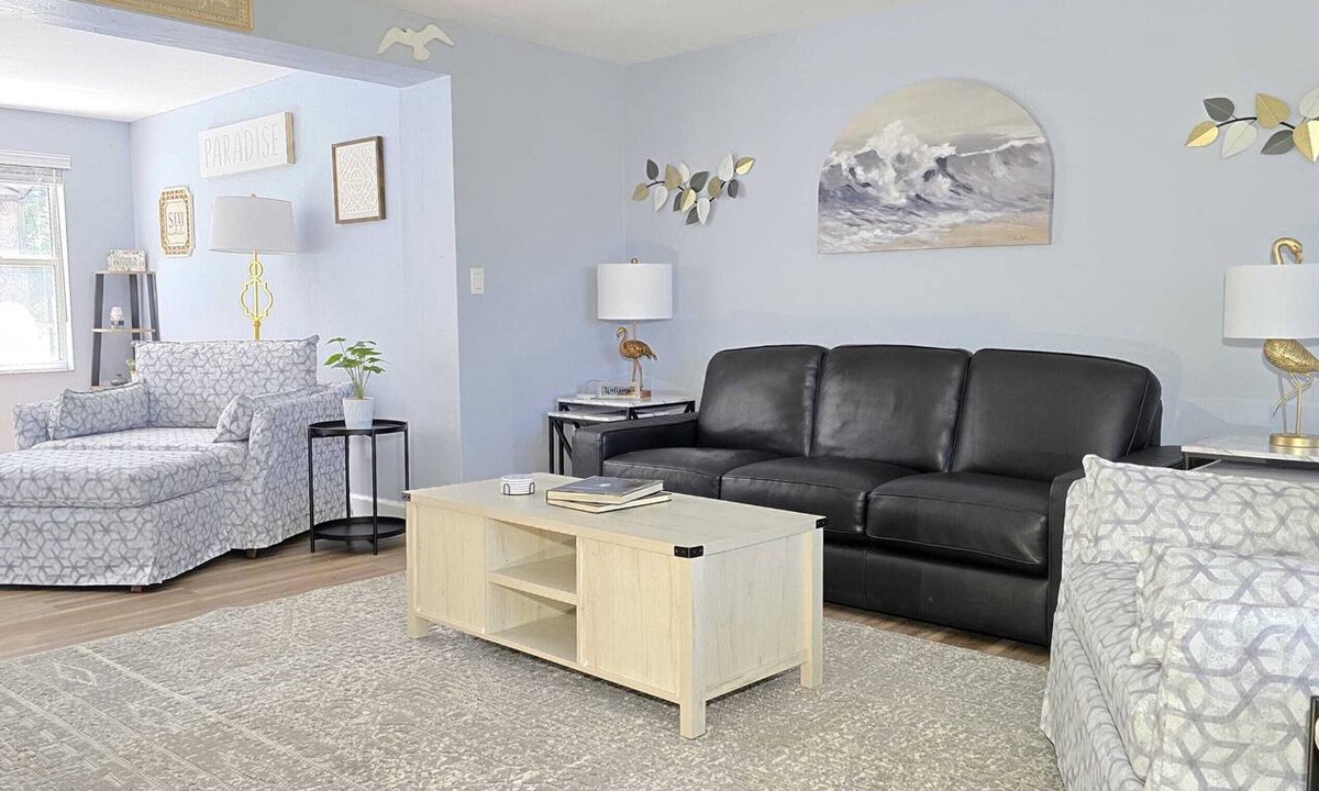 Gulf Gate Estates House | Tranquil Pool Home Minutes to Siesta Key