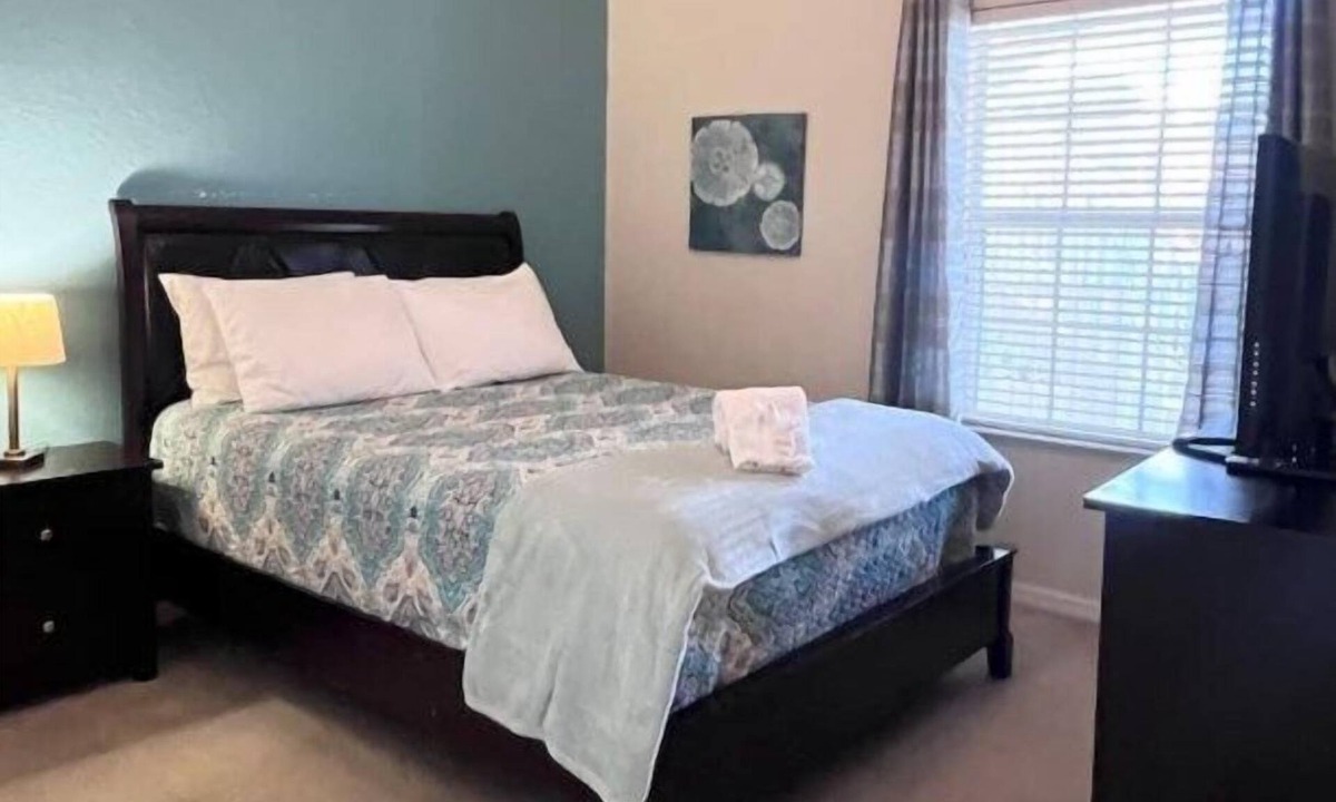 Bahama Bay House | Tropical Lakefront Escape! Pool, Resort Fun & Near Disney